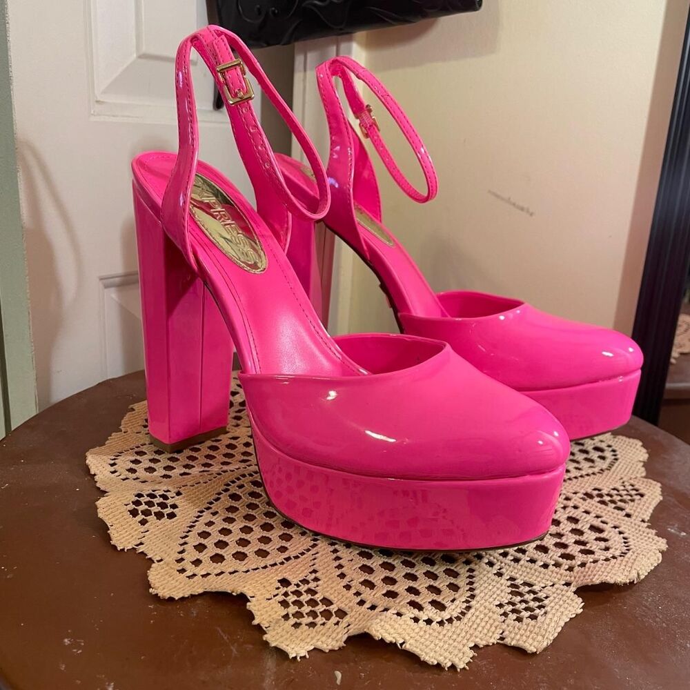 Express Women's Pink Pumps